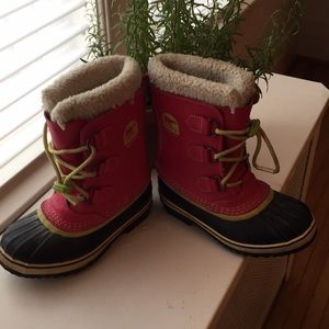 Sorely girls boots/ USA 2/EUR 33